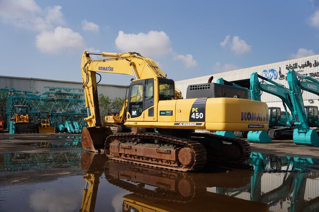 Komatsu PC450-8 Track Excavator 2016 rear-right-view - Al Marwan Heavy Machinery