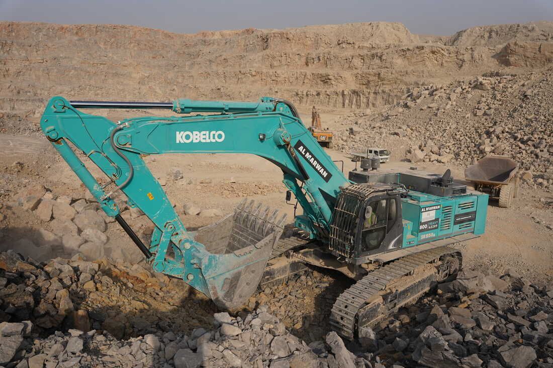 Rent Large 85-Ton Track Excavator | Al Marwan