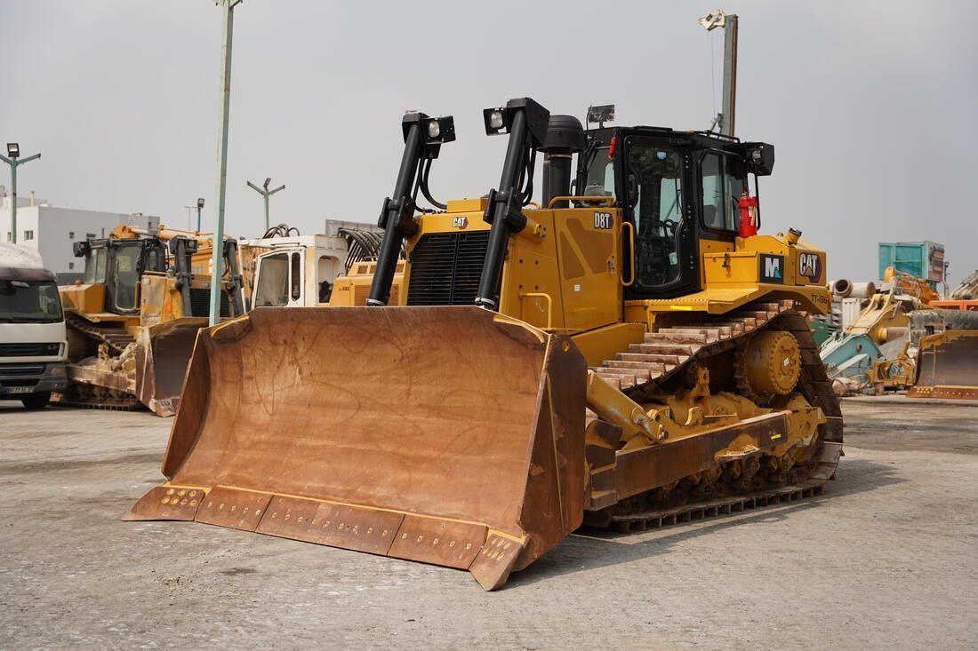 Rent Large 40-Ton LGP Bulldozers | Al Marwan