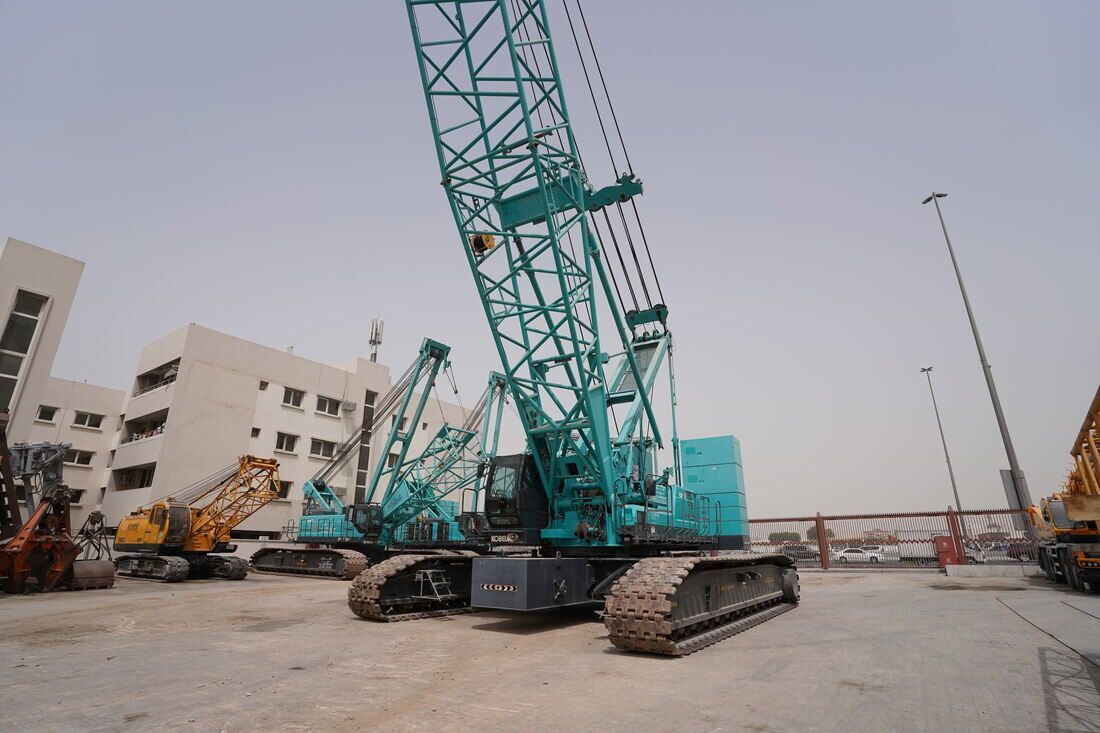 250-Ton Crawler Cranes Available for Rent at Al Marwan
