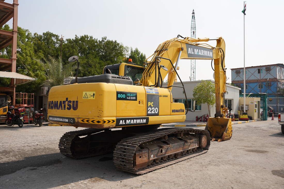 2015 Komatsu PC220-8M0 Track Excavator Rear right view |Al Marwan