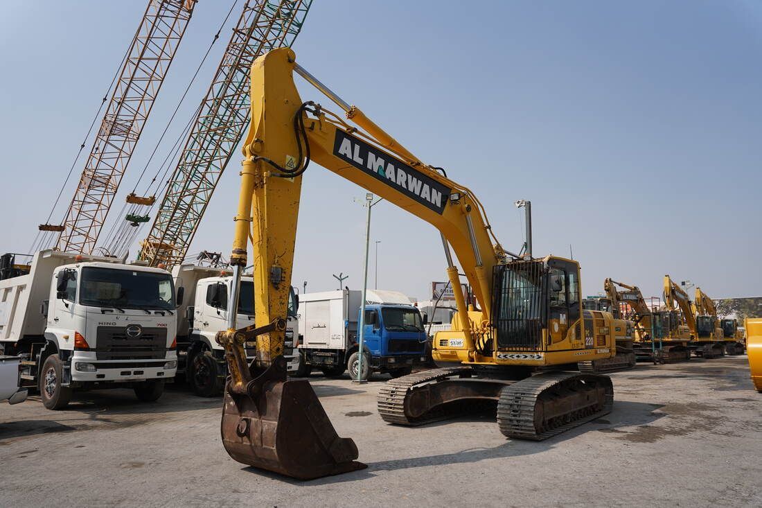 2015 Komatsu PC220-8M0 Track Excavator Front left view |Al Marwan