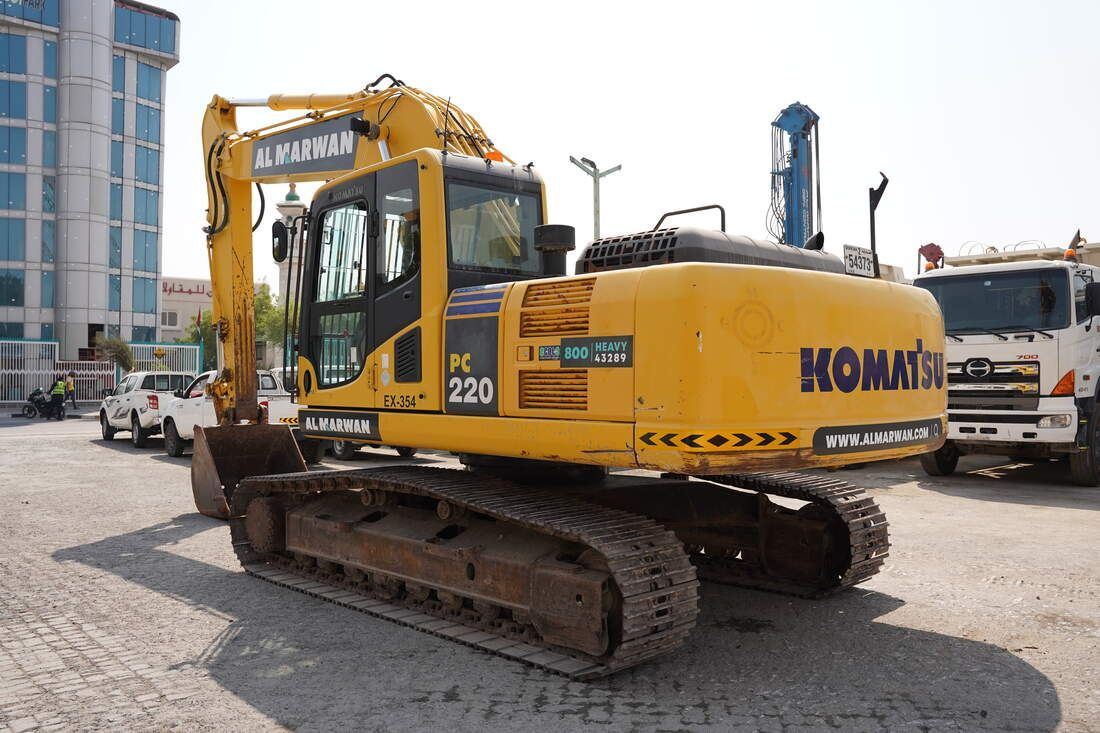 2015 Komatsu PC220-8M0 Track Excavator Rear left view |Al Marwan