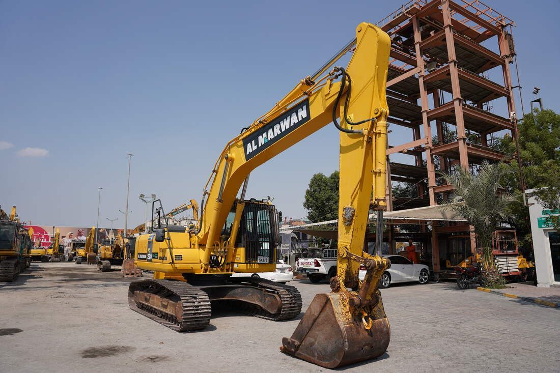 2015 Komatsu PC220-8M0 Track Excavator Front right view |Al Marwan