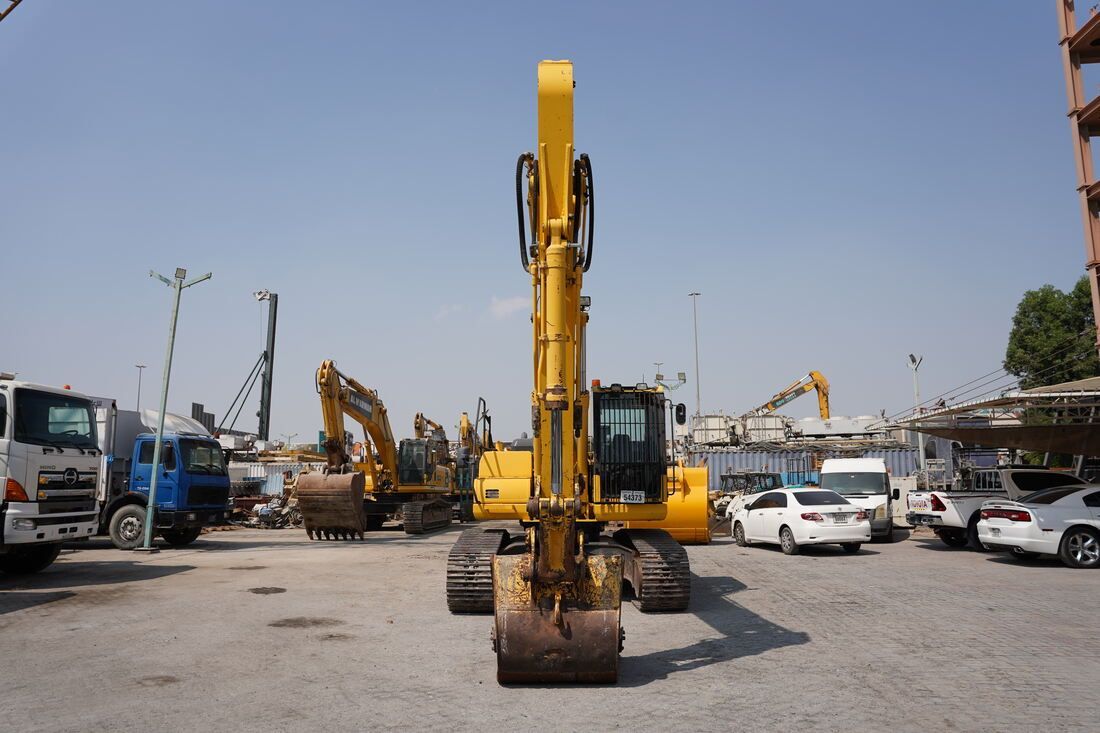 2015 Komatsu PC220-8M0 Track Excavator Front view |Al Marwan