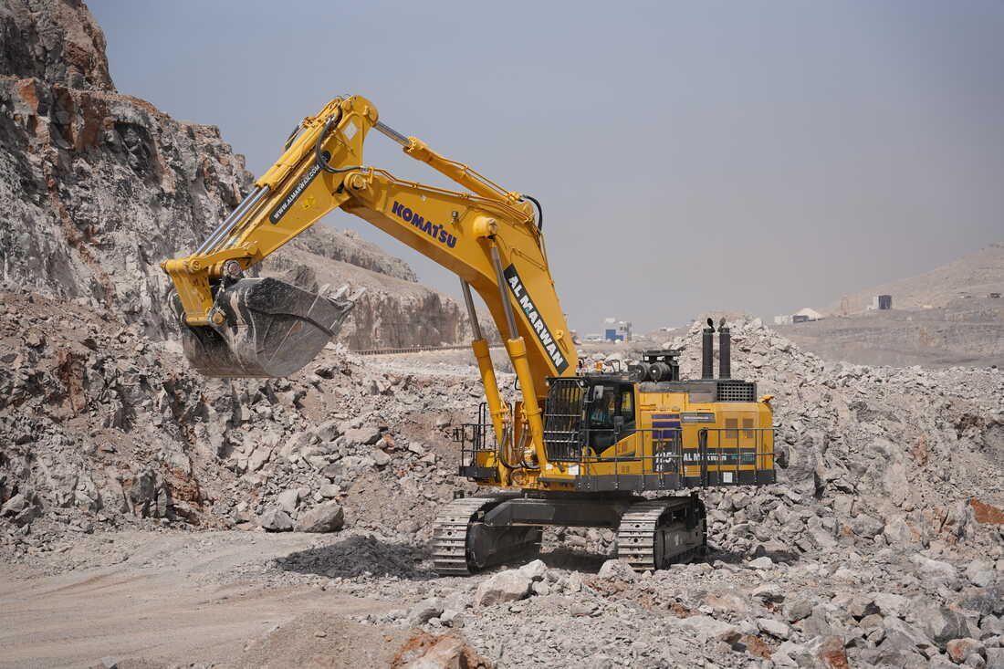 Rent Large 120-Ton Track Excavators | Al Marwan