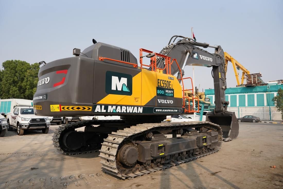 Rent 55 ton Large Excavators, Standard Boom | Al Marwan