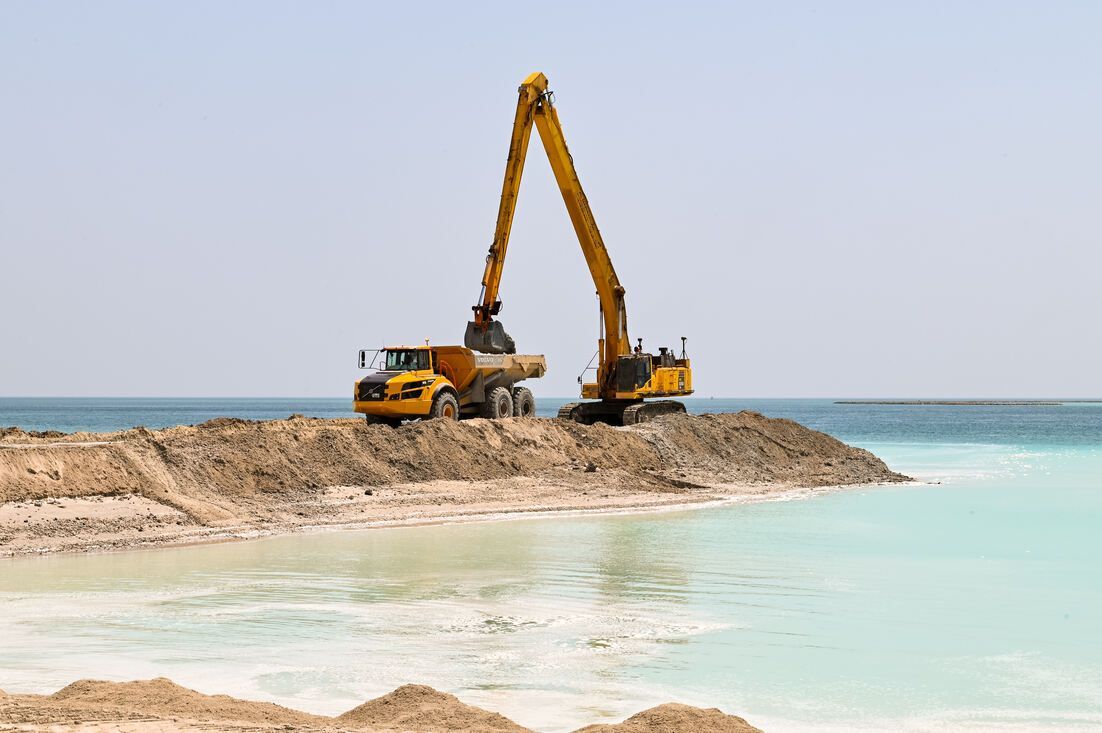 Rent 85-Ton Long-Boom Excavators | Al Marwan