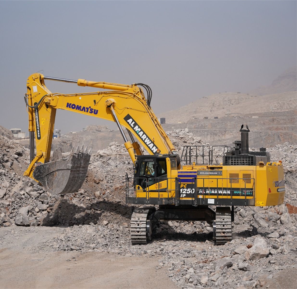Extensive mining machinery fleet: