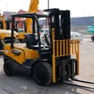 2025 Socma HNF-30 Diesel Forklift Front Right View