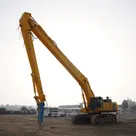 Expand Reach: 85-Ton Long Boom Excavator Rentals | Al Marwan