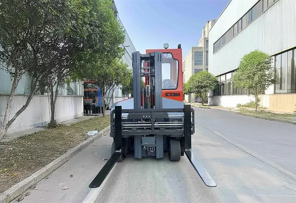 2025 Socma MQ2530 All-Directional Electric Forklift Front View