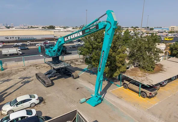 Large Excavators, 80 ton, High Bed, 22 meters Boom Front Right View