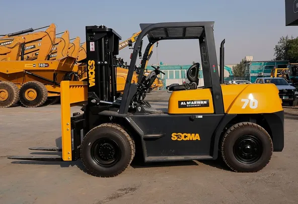 Socma HNF-70 Diesel Forklift Left Side View