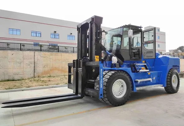 Socma HNF-220 Forklift Front Left View