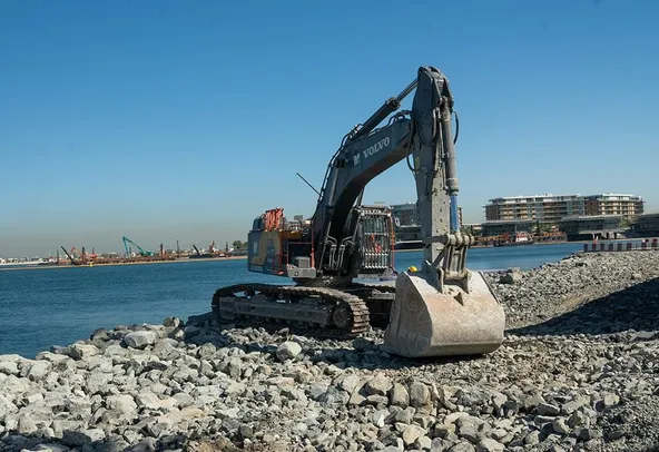 Rent 55 ton Large Excavators, Standard Boom | Al Marwan