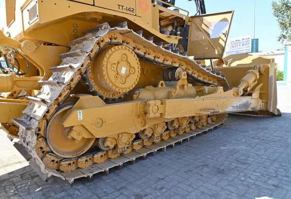 Caterpillar D8T Dozer 2021 LGP undercarriage view  - Al Marwan Heavy Machinery
