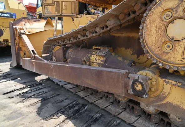 2011 Cat D6R Bulldozer push arm view| Al Marwan Machinery