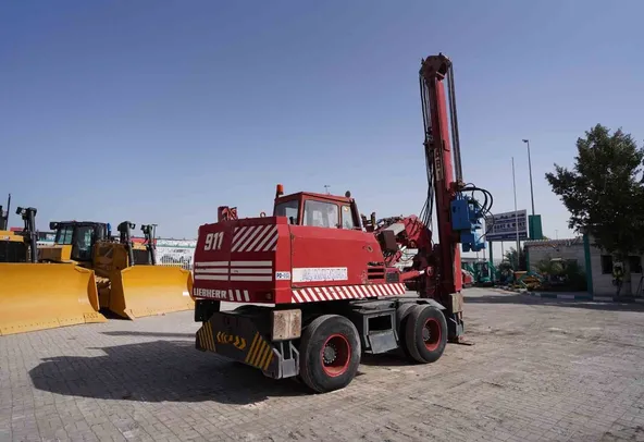 1980 Liebherr A911C Excavator with ABI Piling Rig Rear Right View - PD-0003
