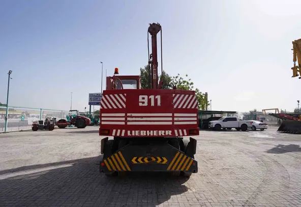 1980 Liebherr A911C Excavator with ABI Piling Rig Rear View - PD-0003