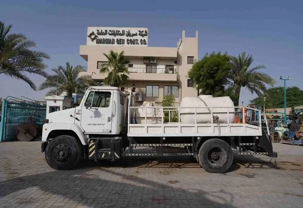 1984 International Harvester 2375 Service Truck Left View - TK-0166