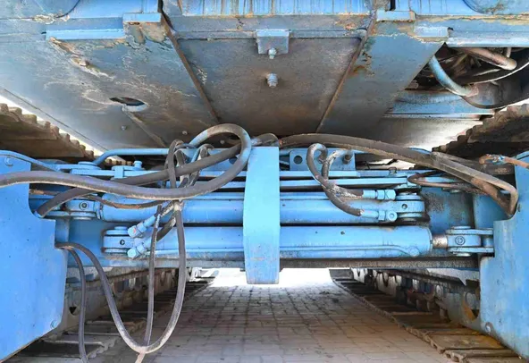 1989 Sennebogen Zeppelin ZR26 with ABI Vibro Hammer Undercarriage View - PD-0009