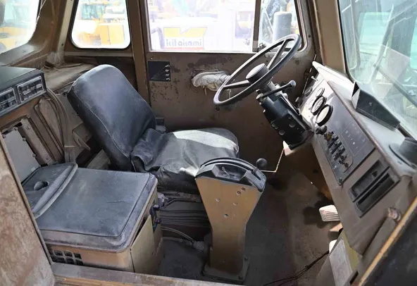 1995 Cat 769C Rigid Dump Truck Cabin View - RD-0186