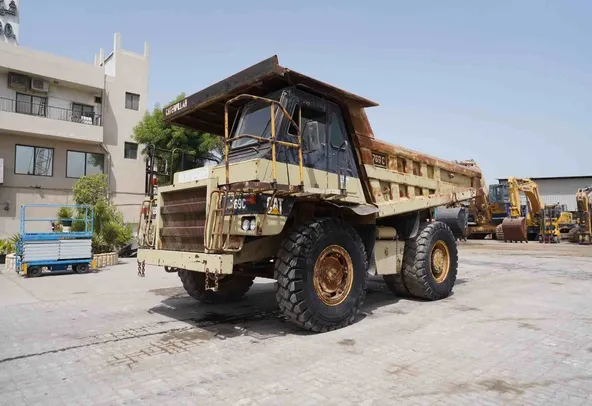 1995 Cat 769C Rigid Dump Truck Front Left View - RD-0187
