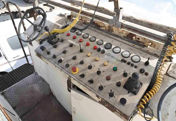 1995 Wirtgen 2100DC Cold Miller Cabin View - AS-0040