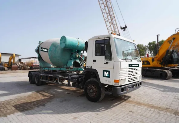1996 Volvo FL10 Concrete Truck Front Right View - TK-0248