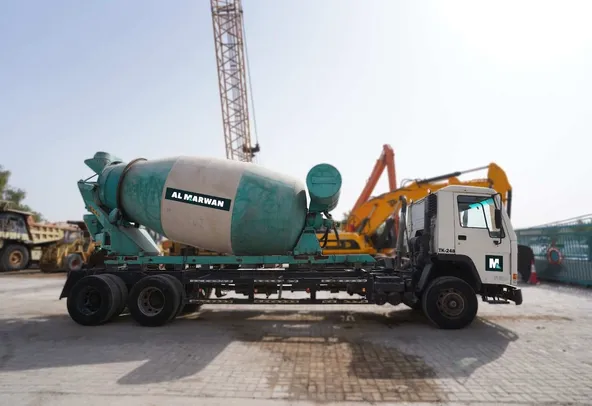 1996 Volvo FL10 Concrete Truck Right View - TK-0248