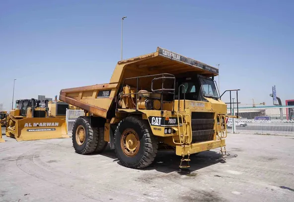 1999 Cat 769D Rigid Dump Truck Front Right View - RD-0183