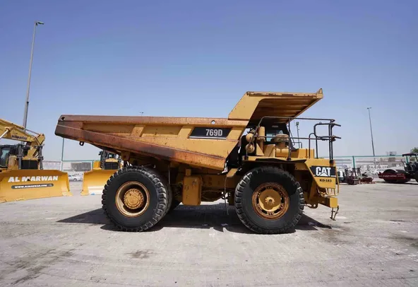 1999 Cat 769D Rigid Dump Truck Right View - RD-0183