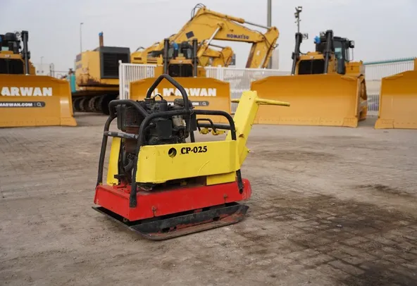 2001 Dynapac LG550 Plate Compactor front left view - Al Marwan Machinery