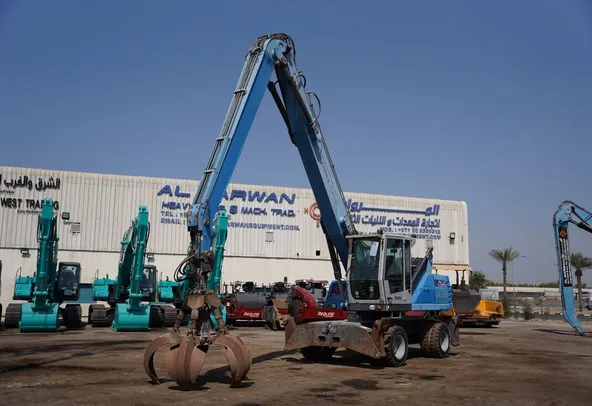 Material Handler 2013 Terex Fuchs MHL 335 front left view - Al Marwan Heavy Machinery
