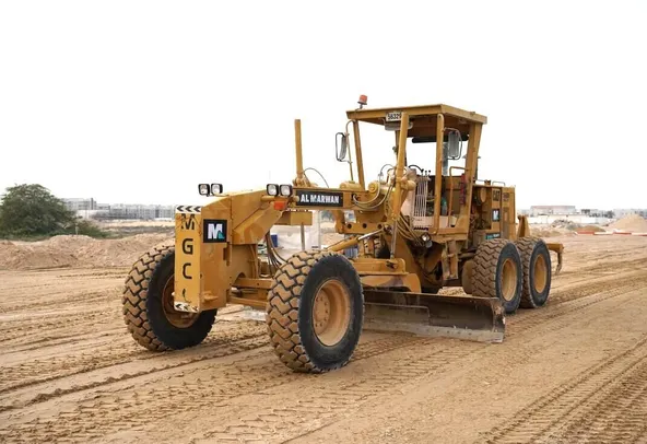Rent motor grader with 4.2 blade width | Al Marwan