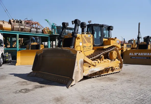 Caterpillar D8T Dozer 2021 front left view  - Al Marwan Heavy Machinery