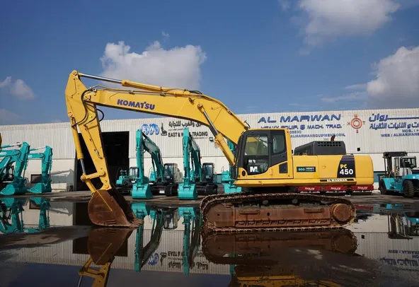 Komatsu PC450-8 Track Excavator 2016 right-side-view - Al Marwan Heavy Machinery