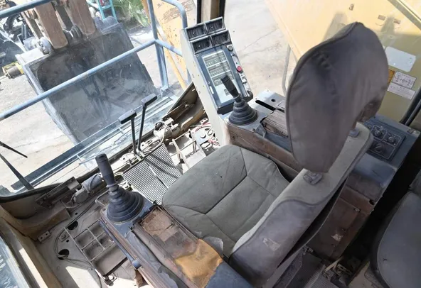 2000 Komatsu PC1600 AP-1 Large Excavator Cabin