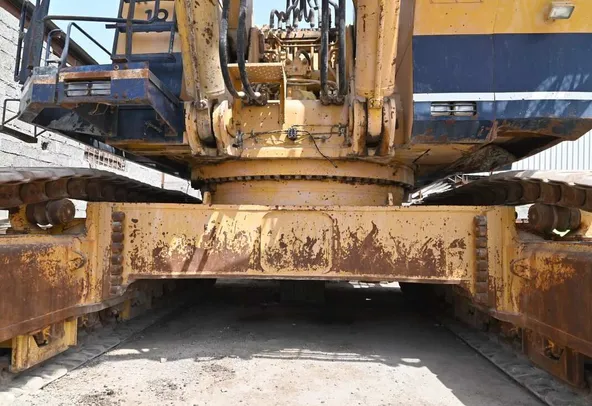 2000 Komatsu PC1600 AP-1 Large Excavator Undercarriage Image