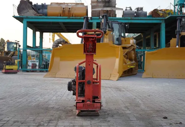 2001 Dynapac LG140 Plate Compactor Rear View - CP-0023