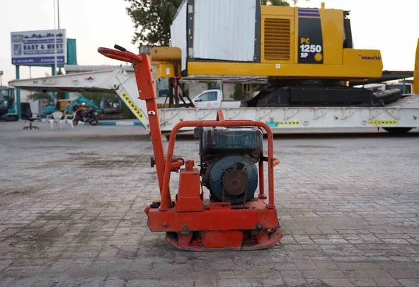 2001 Dynapac LG140 Plate Compactor Right View - CP-0023