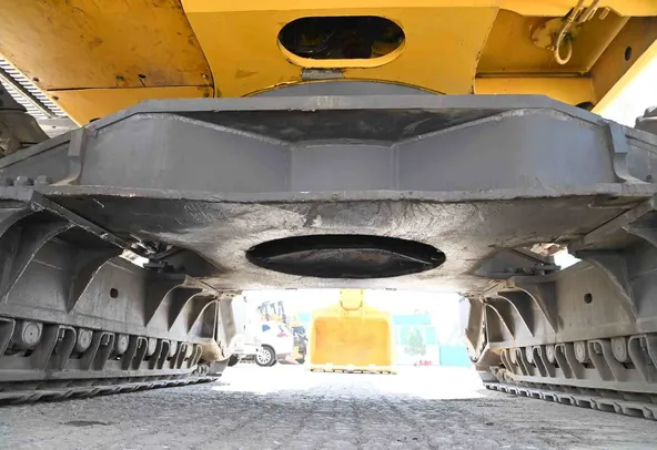 2002 Komatsu PC800SE-6 Track Excavator Undercarriage View - EX-0118