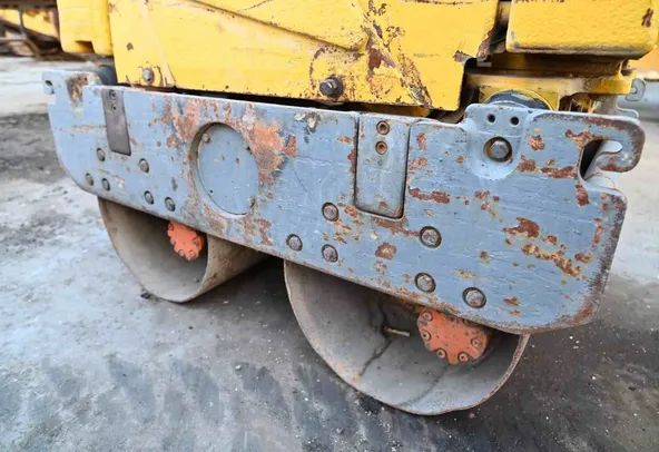2002 Sakai HV51ST Walk-Behind Roller Undercarriage View - RO-0088