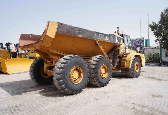 2004 Cat 735 Articulated Dump Truck Rear Right View