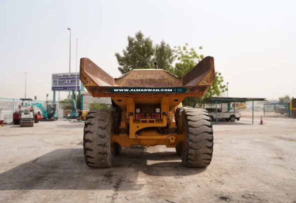 2004 Caterpillar 735 Articulated Dump Truck Rear View