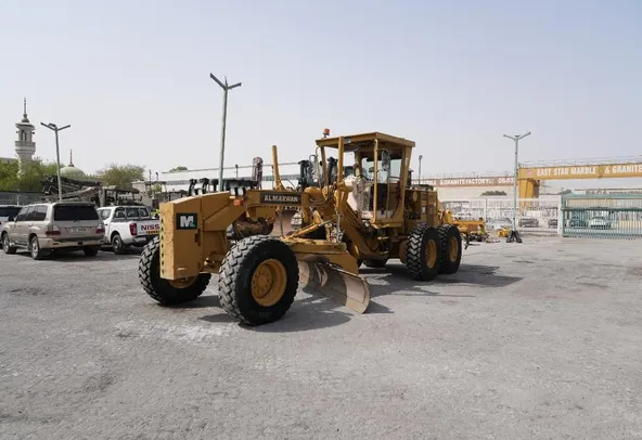 2004 Caterpillar 160H Motor Grader Front Left View