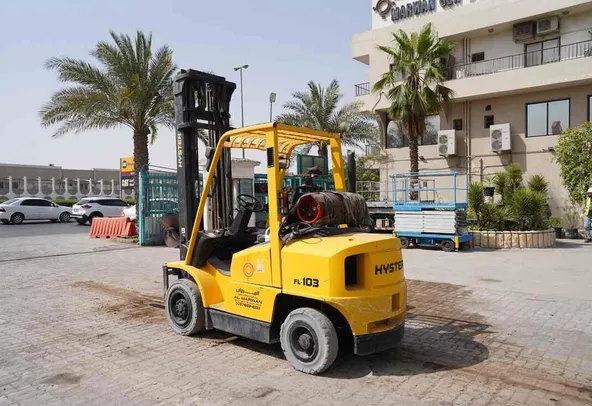 2004 Hyster H4.00XMS-6 Forklift rear-right-view