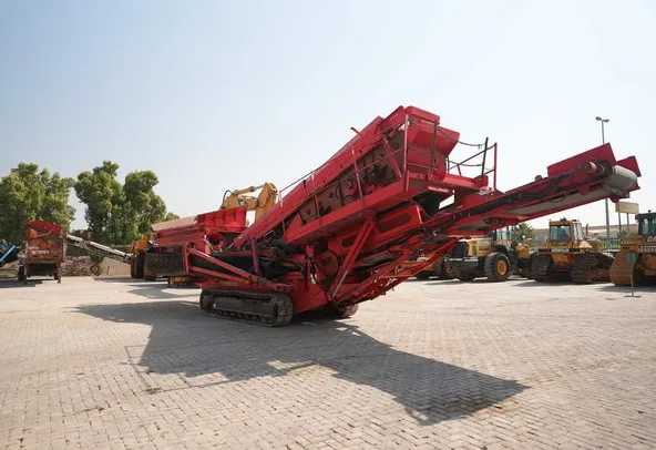 2004 Terex Finlay 663 Screener Front Right View