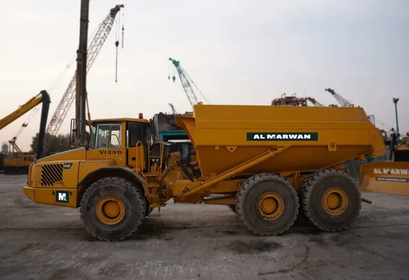 2005 Volvo A40D Off-Road Water Truck Left View - ADW-0001